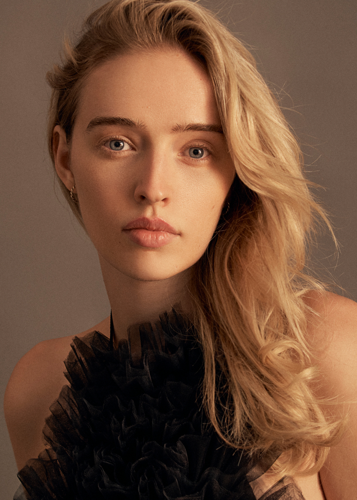 AGATA RUDKO model represented by MAKERS
