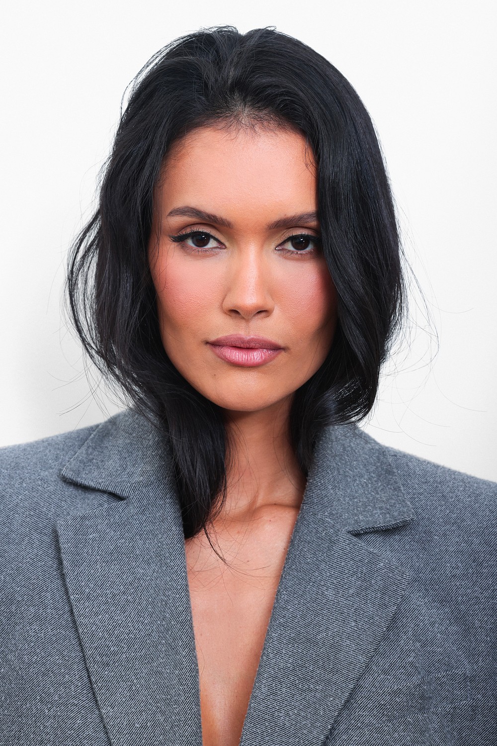 Aline Resplandes model represented by METROPOLITAN